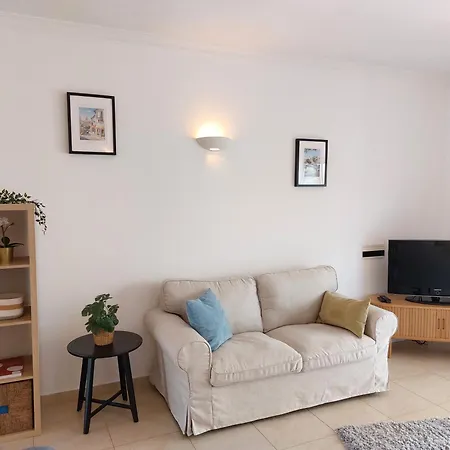 Apartment Bay *
