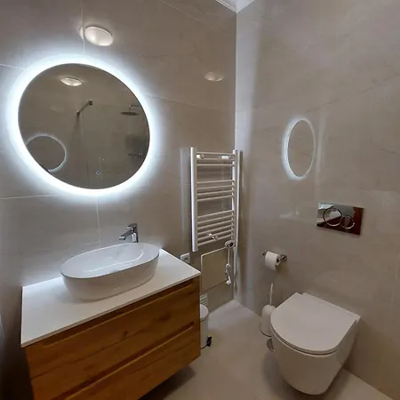 Bay Apartment *