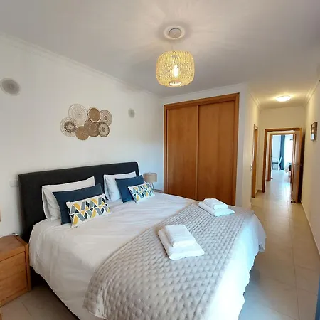 Apartment Bay *